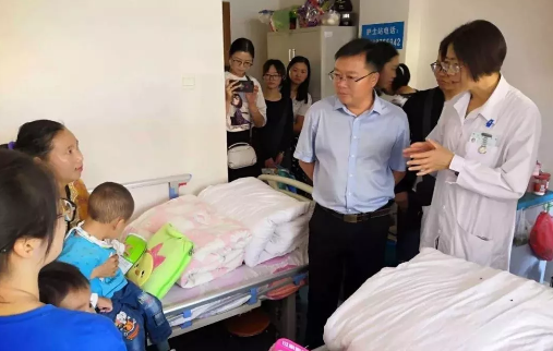 全國助殘日——政府、殘聯(lián)、醫(yī)院聯(lián)合慰問暖人心